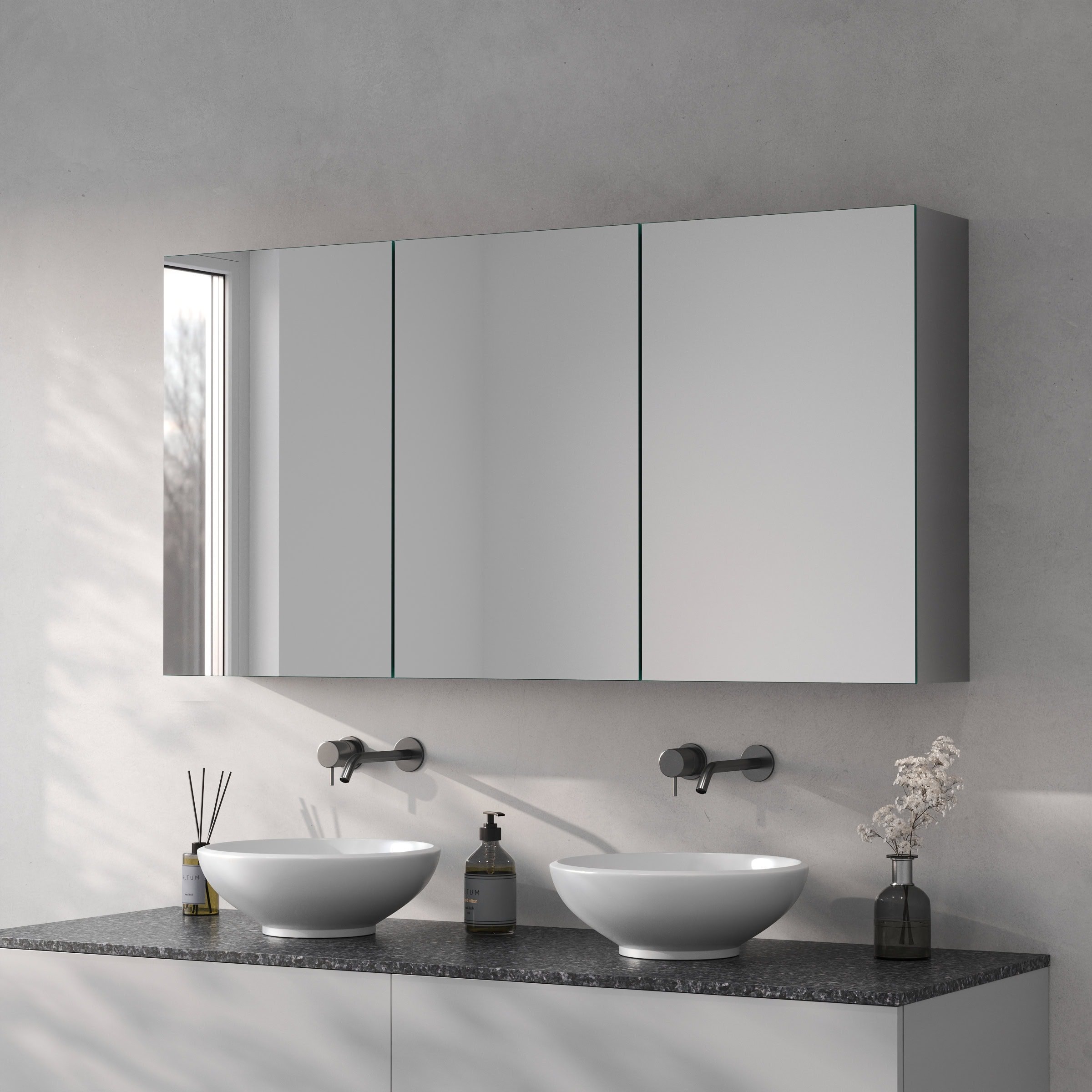 Spiegelschrank fürs Bad aus Aluminium mit Innenbeleuchtung - Alumira - silber